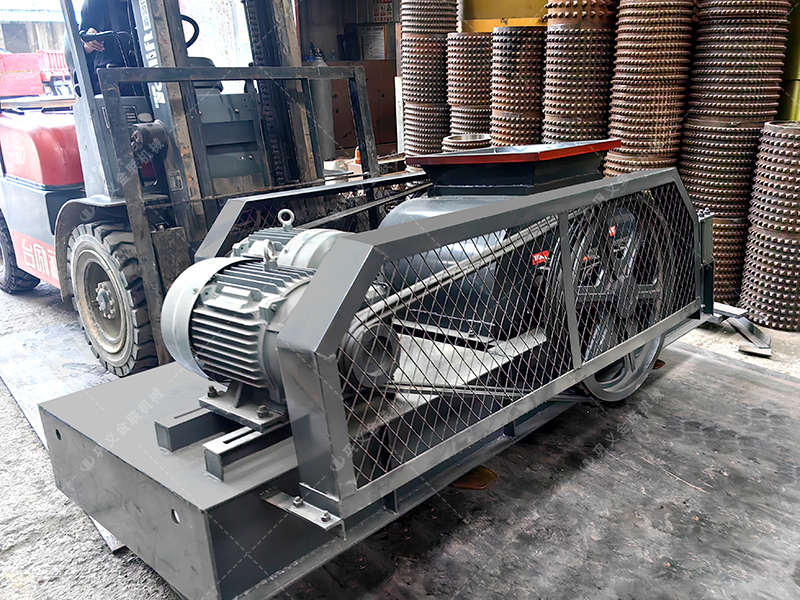 建筑垃圾處理為何首先選擇雙齒輥破碎機(jī)？這3個優(yōu)勢太明顯！